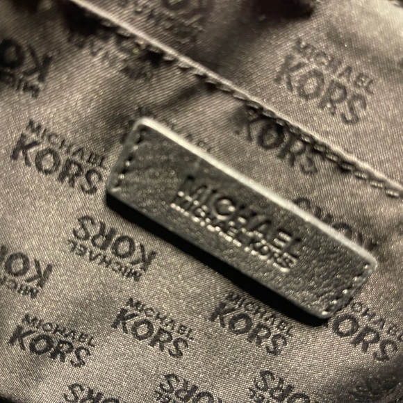 Michael Kors | Hudson Black Pebbled Leather Satchel - Picture 9 of 14